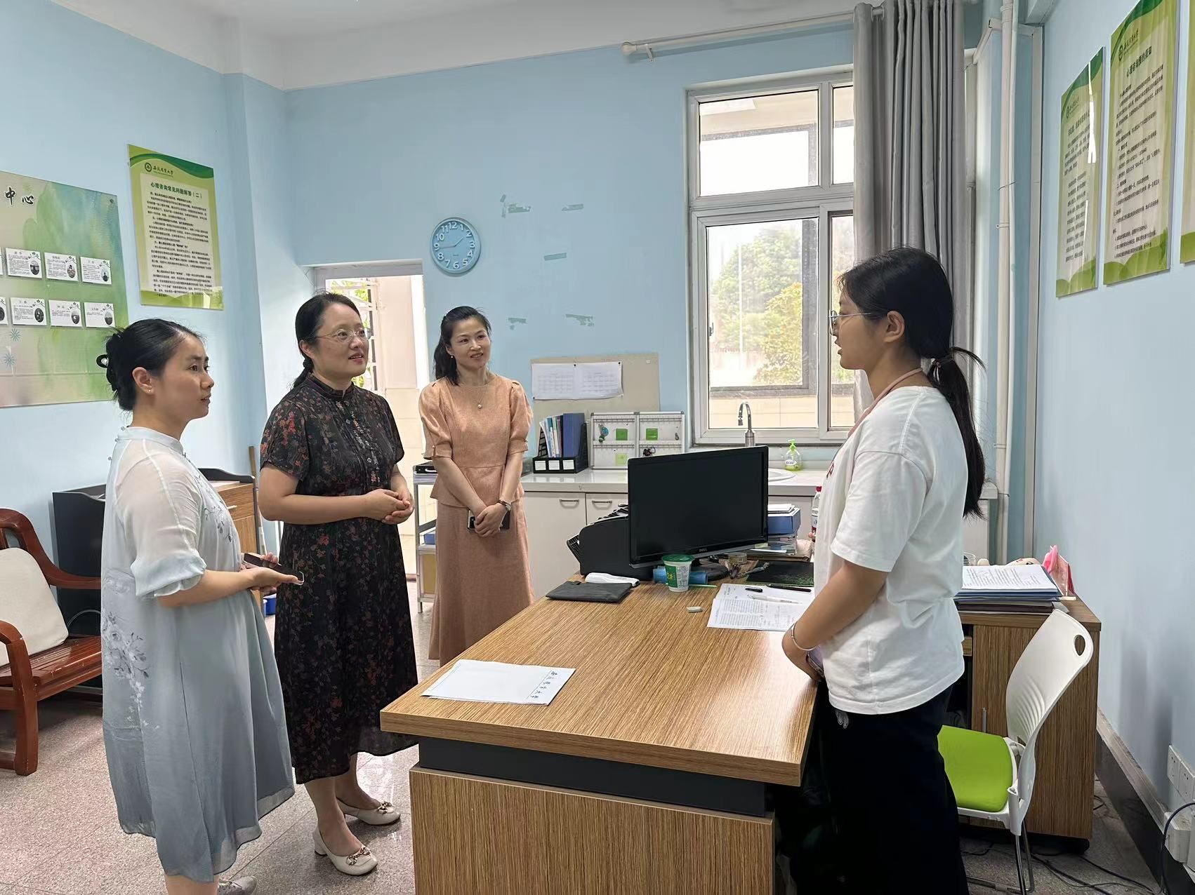 【毕业季】“芯”话别 倾听“芯”声 “寓”见关怀——校领导深入走访毕业生宿舍，开展教育咨询服务